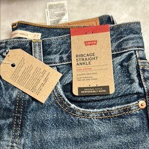Levi's Women's Blue Ribcage Straight Ankle Jeans